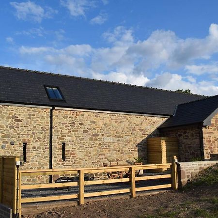 Cowshed In The Black Mountains アバーガベニー エクステリア 写真