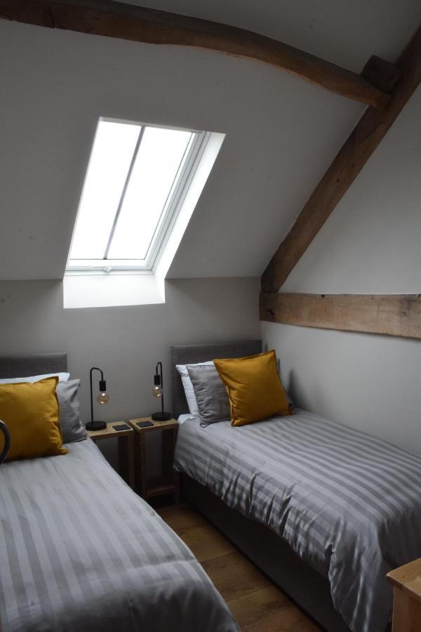 Cowshed In The Black Mountains アバーガベニー エクステリア 写真