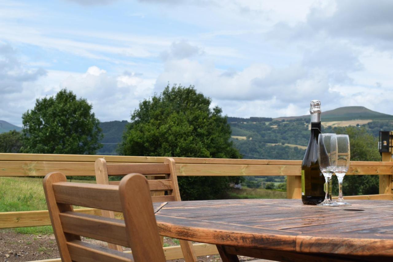 Cowshed In The Black Mountains アバーガベニー エクステリア 写真