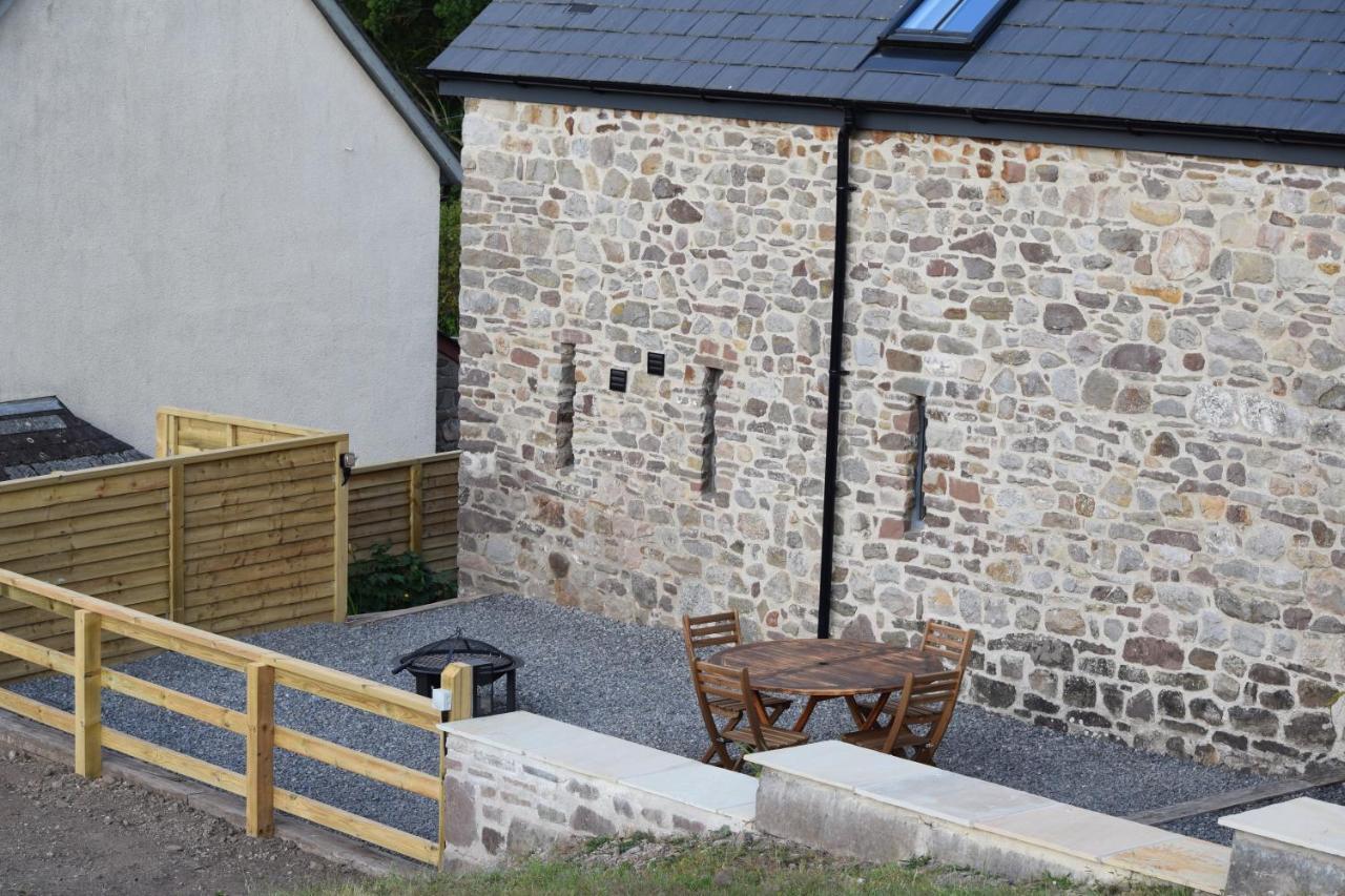 Cowshed In The Black Mountains アバーガベニー エクステリア 写真