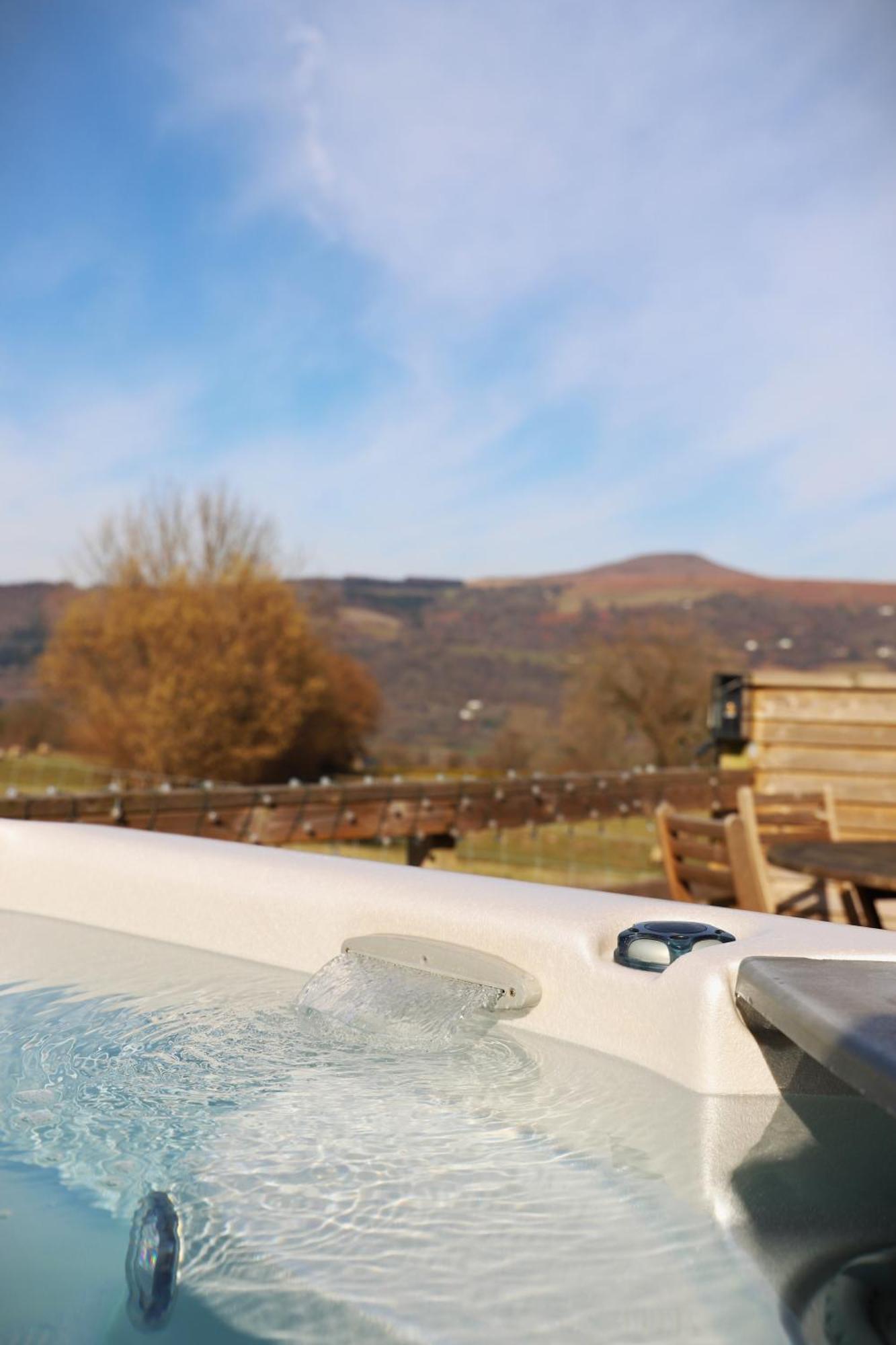 Cowshed In The Black Mountains アバーガベニー エクステリア 写真