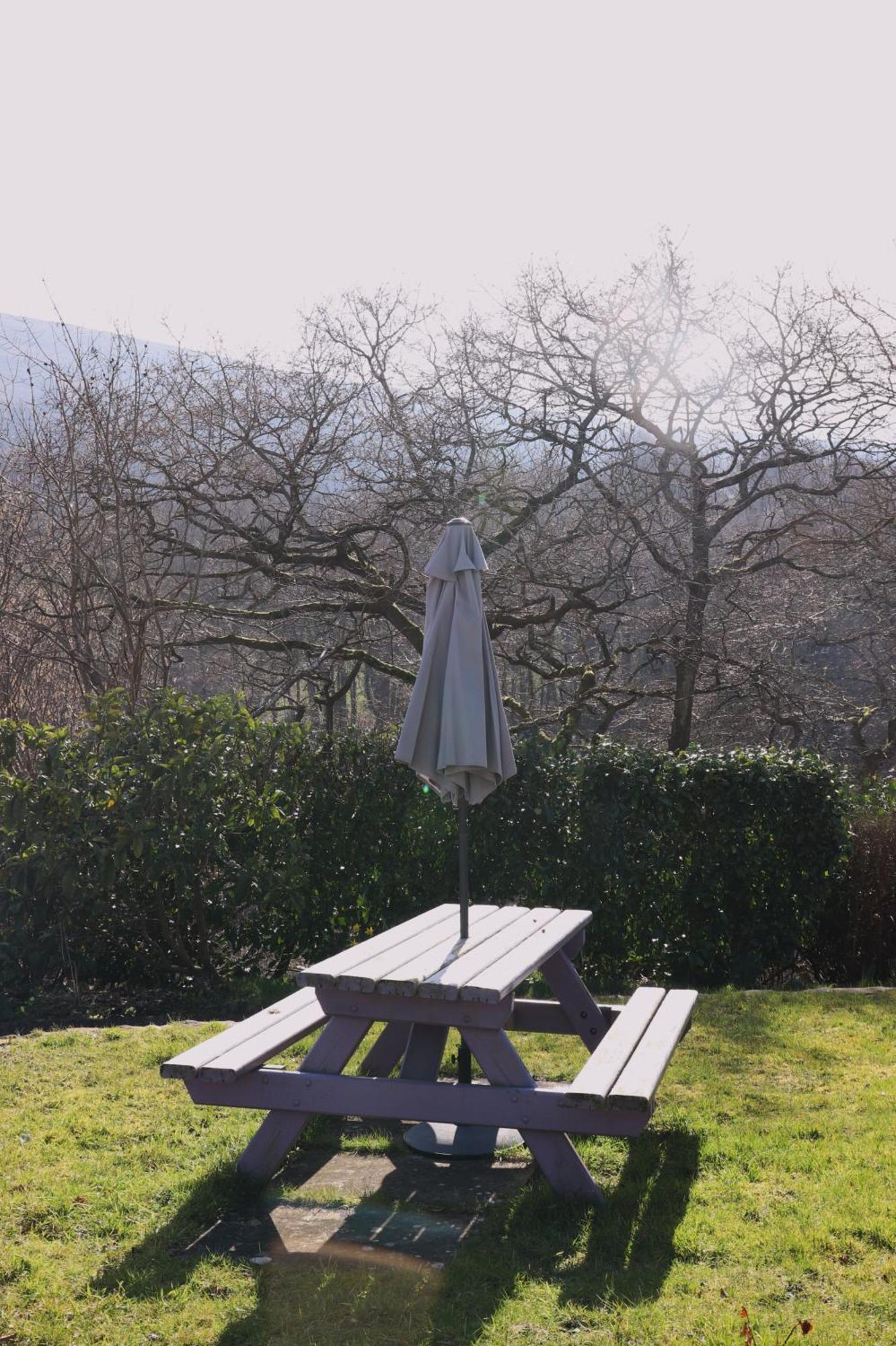Cowshed In The Black Mountains アバーガベニー エクステリア 写真
